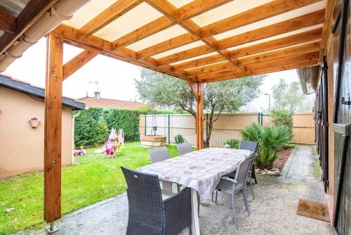 Maison de 3 chambres a Bruguieres avec jardin clos et WiFi gîte à louer Villariès