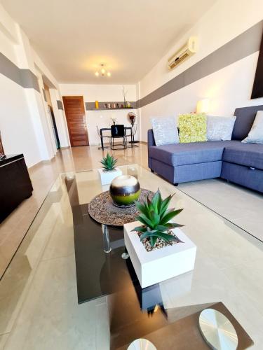 Stunning apartment C106 with balcony looking over pool, Peyia (Foto 5)