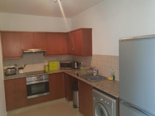 Stunning apartment C106 with balcony looking over pool, Peyia (Foto 9)
