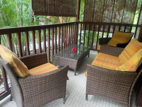Balcony/terrace, Gites dans un jardin in Terre-de-Haut
