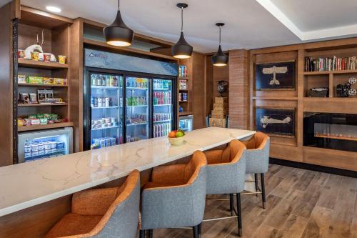 Comfort Inn JFK Airport - image 10