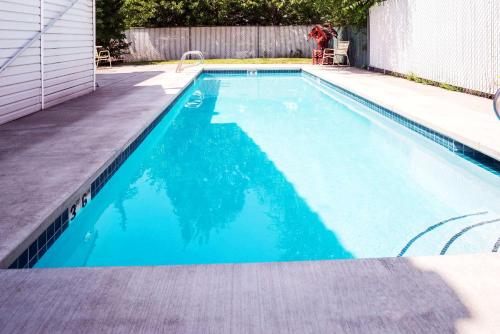 Howard Johnson by Wyndham Spokane