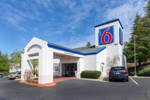 Motel 6-Auburn, CA - Accommodation - Auburn