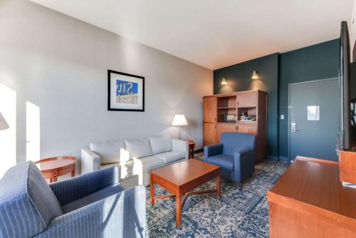 Vista LIC Hotel, BW Premier Collection Room Type - Executive King Suite - Non-Smoking