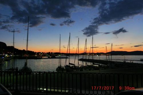 Ami's House only for WOMEN dormer in Korfu