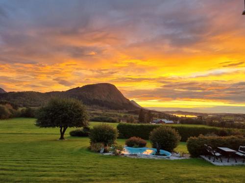 Lingkungan sekitar, Rødseth Gårdsovernatting Familierom (Rødseth Gardsovernatting Familierom) in Molde