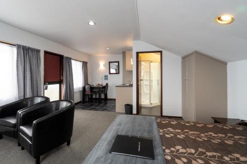 Centennial Court Hotel in الكسندرا