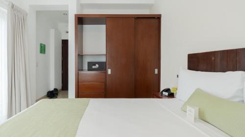 Imperla Hotel – Isla Mujeres, TX