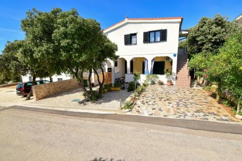  Apartments Mare-100m from sea in Mandre