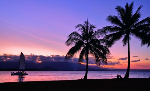 Beach, Bay Villas Resort in Port Douglas