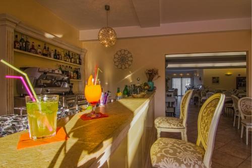 Hotel La Perla - image 14