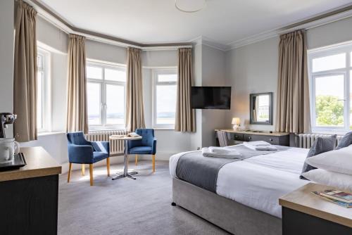 1 queen bed