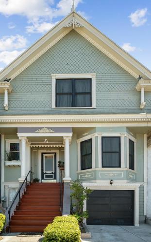 Two-Bedroom House image 4