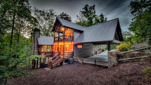 Blissful Blue Ridge in Cherry Log, USA