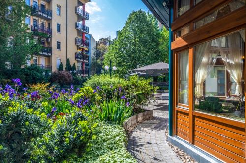 Corvin Hotel Budapest Sissi Wing - image 6