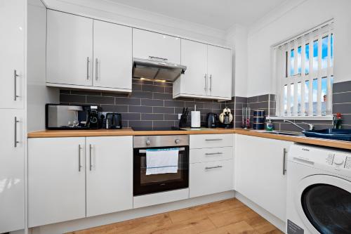 Stay In Cardiff Canton St John's Court Apartment - image 12