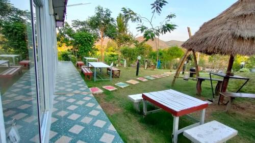 Baan Mai Hom Resort Suan Phueng