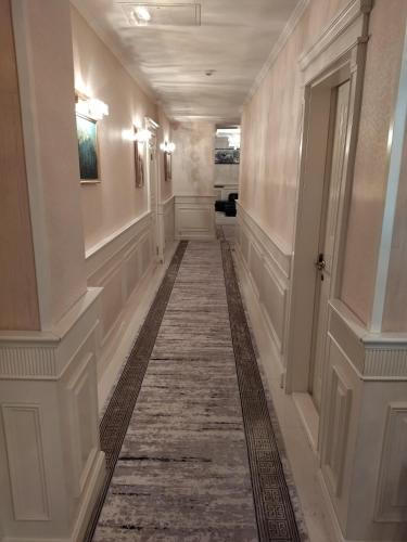 Programlehetőségek, Prestige in Saryarka Negyed