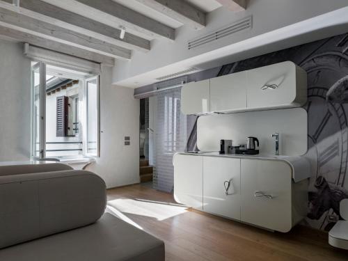 Lords of Verona Luxury Apartments - image 10