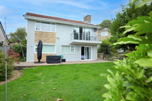 Sea Gem- Beautiful family home with stunning sea views & garden