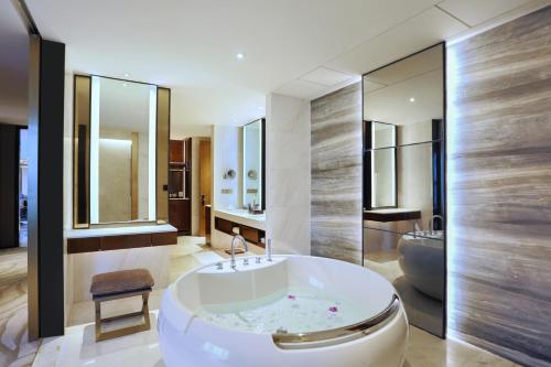 kopalnica, Crowne Plaza Hangzhou Qiantang By IHG in okrožje Xia Sha