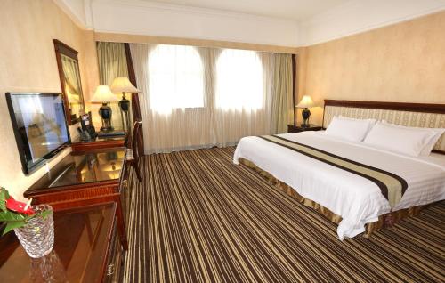 room detail thumbnail 1