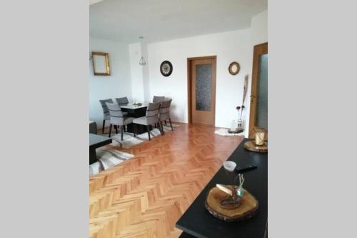 Sandra's apartment