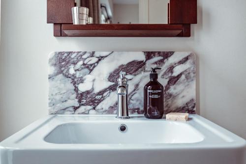 Hôtel des Academies et des Arts - image 10