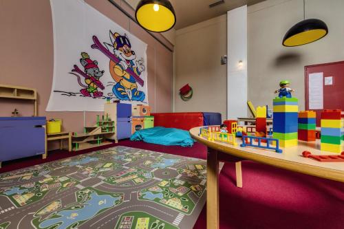 Kinderclub, Belambra Clubs Arc 2000 - L'Aiguille Rouge - Ski pass included in Bourg-Saint-Maurice