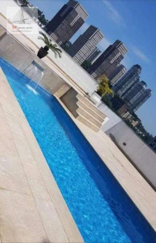 Park Plaza 306 com banheira