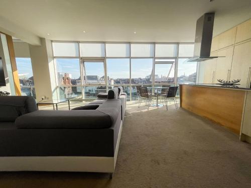 City Centre 2-Bed Apartment Parking Jacuzzi Bath, Glasgow (Foto 7)