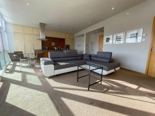 City Centre 2-Bed Apartment Parking Jacuzzi Bath, Glasgow (Foto 9)