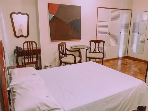 2 twin beds