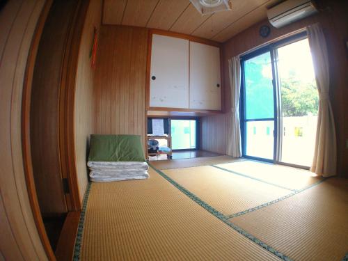 4 futon beds