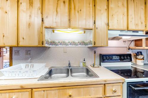 Uncle Kieth's Cabin - main image