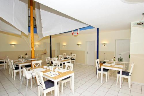 F-1010 Strandhaus Monchgut Bed&Breakfast DZ 24 Garten, strandnah, inkl Fruhstuck 248m von Lobbe entfernt