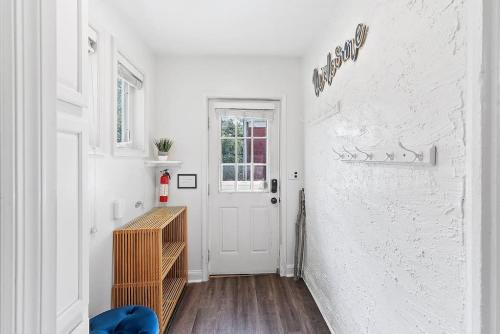 King,Parking,AC,Deck,Train,Uni,Hospital in Bryn Mawr, USA