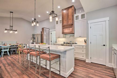 Renovated Lakeside Home with Private Boat Dock! Renovated Lakeside Home with Private Boat Dock!