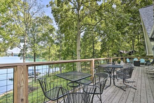 Renovated Lakeside Home with Private Boat Dock! Renovated Lakeside Home with Private Boat Dock!