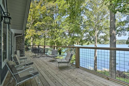 Renovated Lakeside Home with Private Boat Dock! Renovated Lakeside Home with Private Boat Dock!