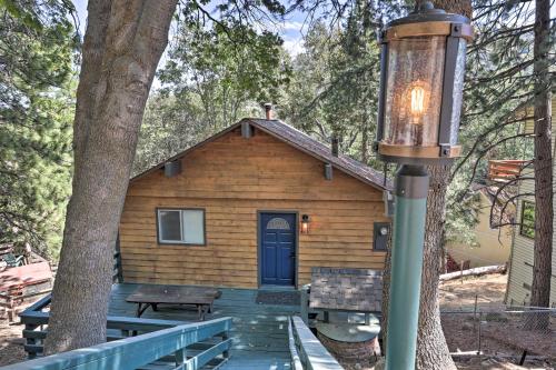 Lake Gregory Getaway Cabin with Deck and Grill! in Crestline, USA
