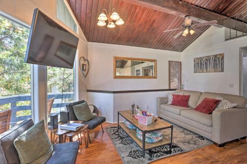 Lake Gregory Getaway Cabin with Deck and Grill! in Crestline, USA