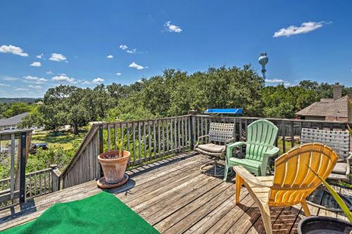 Charming Home with Rooftop Deck on Lake Travis!, Lago Vista