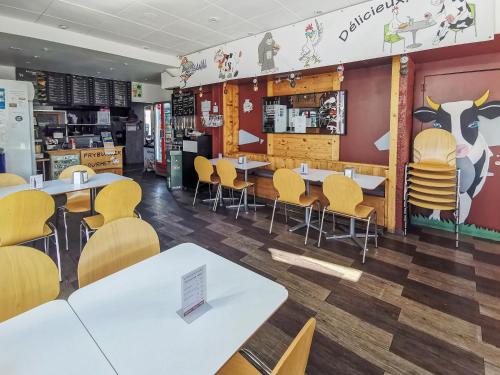 餐廳, Hotel des Alpes Bulle center in 比勒