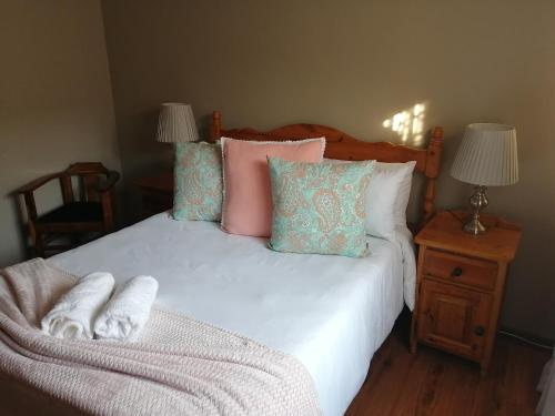 2 bedrooms, 5 beds