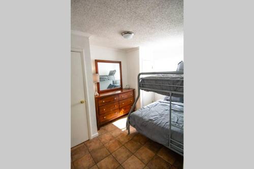 Central Automobile Alley Modern 1BDR - WIFI in Oklahoma City, USA