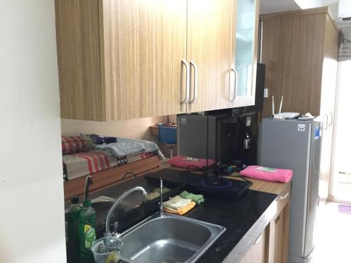 Kitchen, Sunset View Studio Room MDN Free WiFi Full Furnish City and Lake View in Bekasi