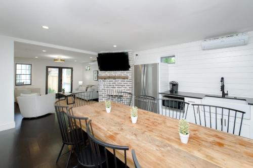 Guesthouse Charleston WEST 62 and 64 secondary