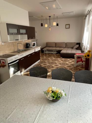 Shared lounge/TV area, Ubytovani - Prazdninovy Dum in Harrachov