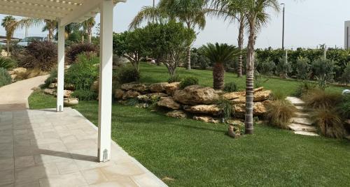 Kert, Stella Fenicia near Vincenzo Florio repülőtér